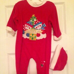Outfit Christmas infant new sizes 0/3 mos or 3/6 mos cotton polyester footie&cap